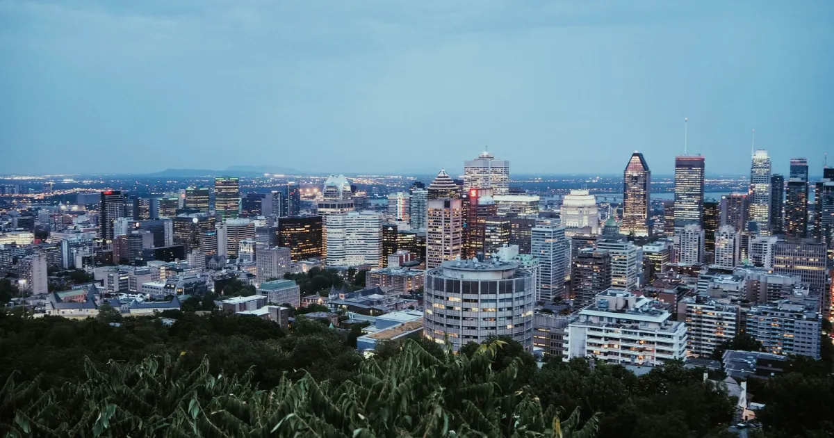 Montreal skyline at dusk - quick loans in Quebec under the 35% cap